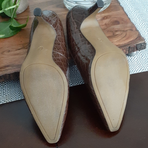 Shoes - Picture 3 of 5